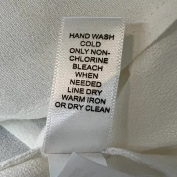 Off-White Scoop Neck Blouse from Banana Republic - Picture 6 of 7